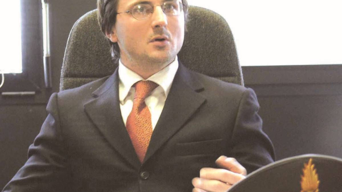 Amministratore minacciato, 5 indagati
