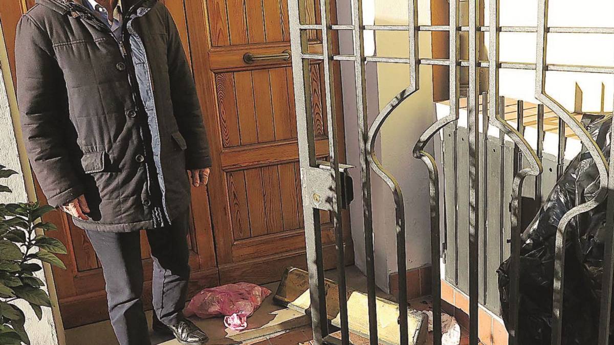 Gioenzo Renzi nel mirino: offese, minacce e atti vandalici