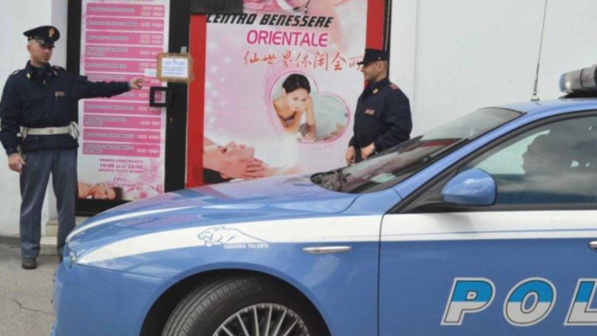 Massaggi a luci rosse: altri 3 blitz con 7 denunce nel cesenate