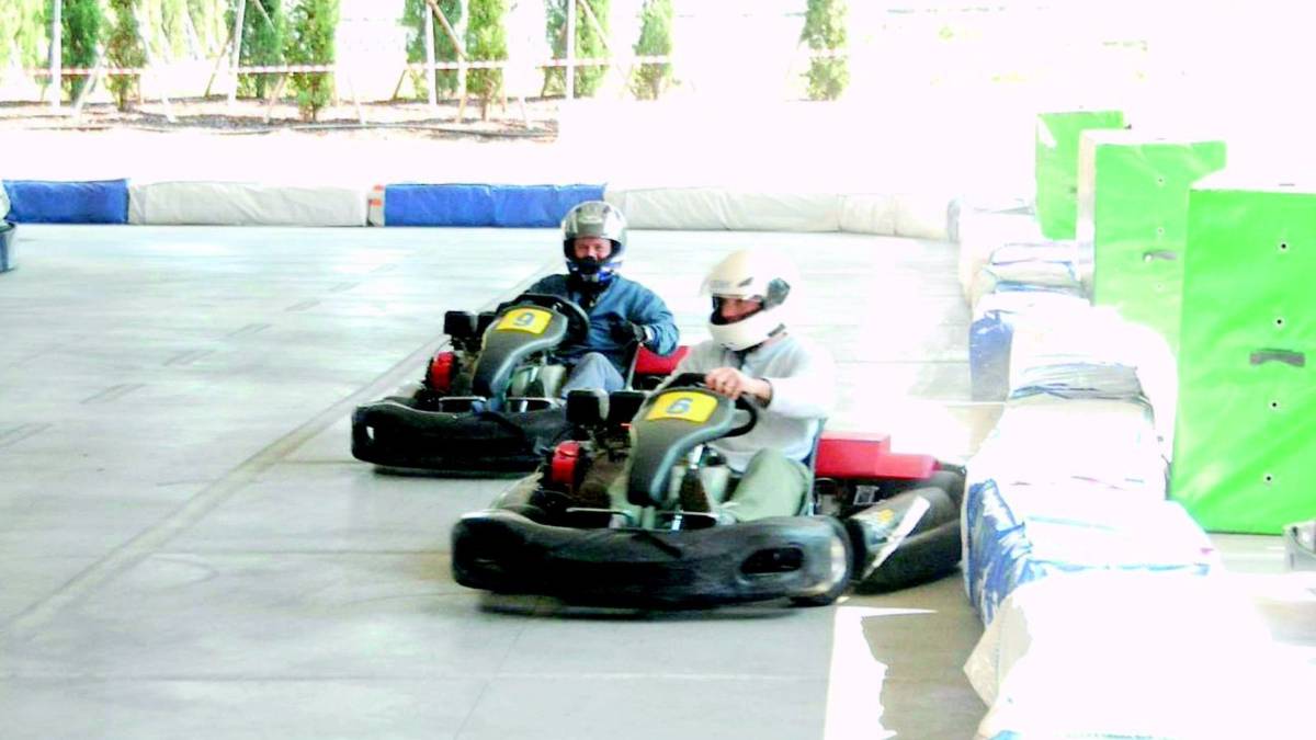 Schianto con il kart, donna all'ospedale