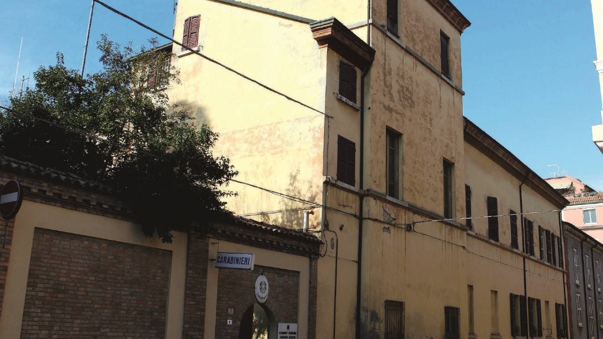 L'ex caserma torna all'asta