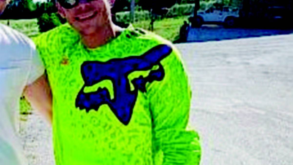 Cade e si ferisce sulla pista da cross: Valentino Rossi ricoverato all'Infermi