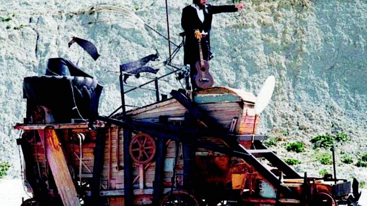 Nel paese dei Coppoloni: il viaggio di Capossela