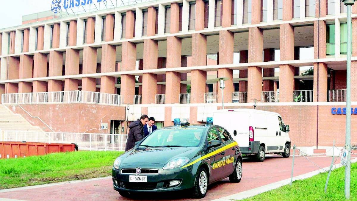 La Guardia di Finanza alla Cassa di Risparmio di Cesena