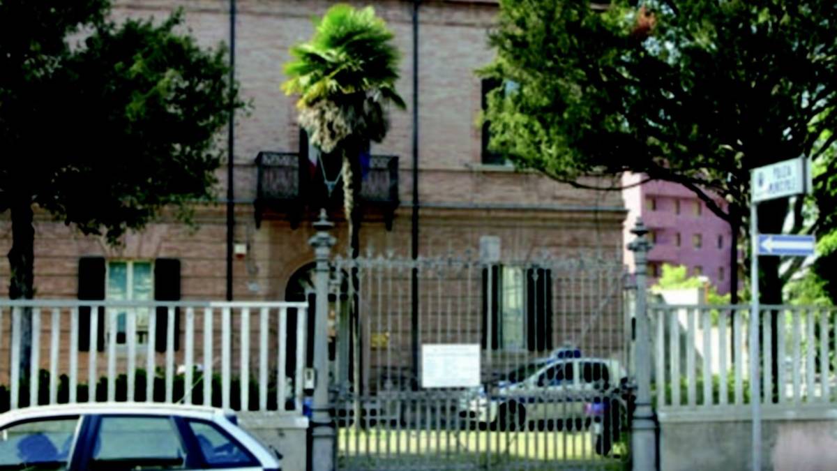 Pass invalidi scaduto e sommelier che guidava dopo aver bevuto troppo