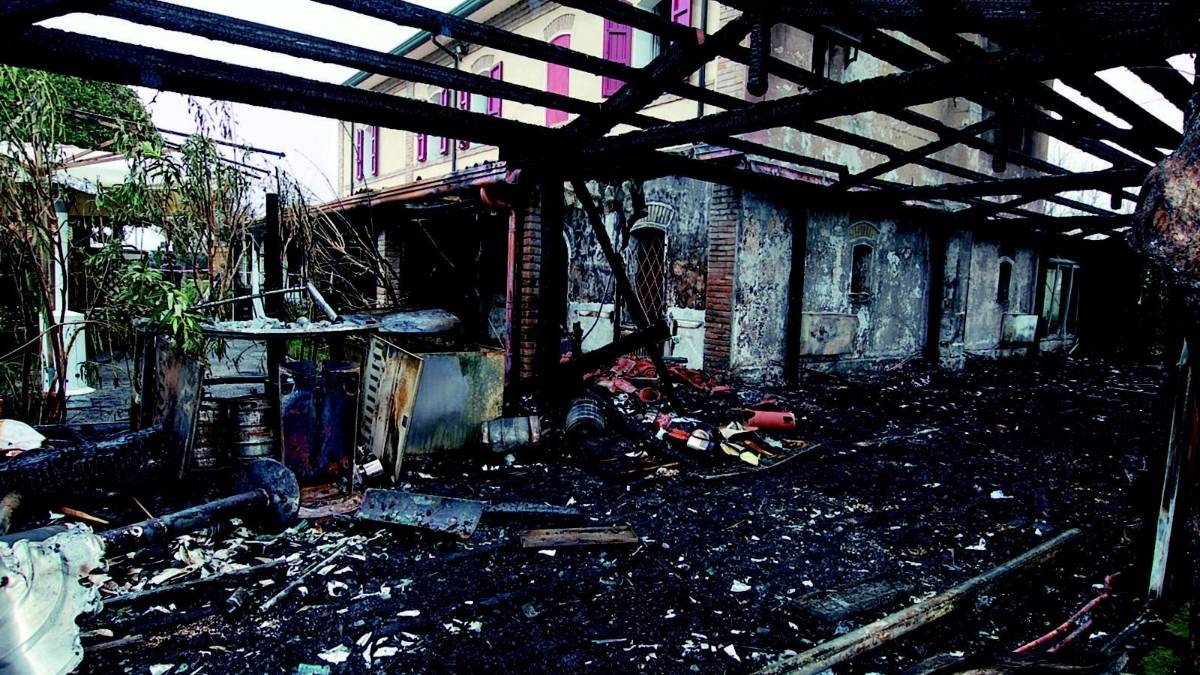 Trattoria distrutta da un incendio
