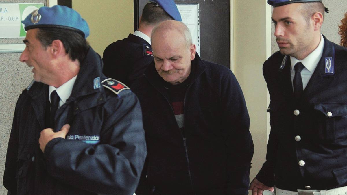 Pensionata uccisa di botte per pochi euro, condannato a trent'anni di carcere