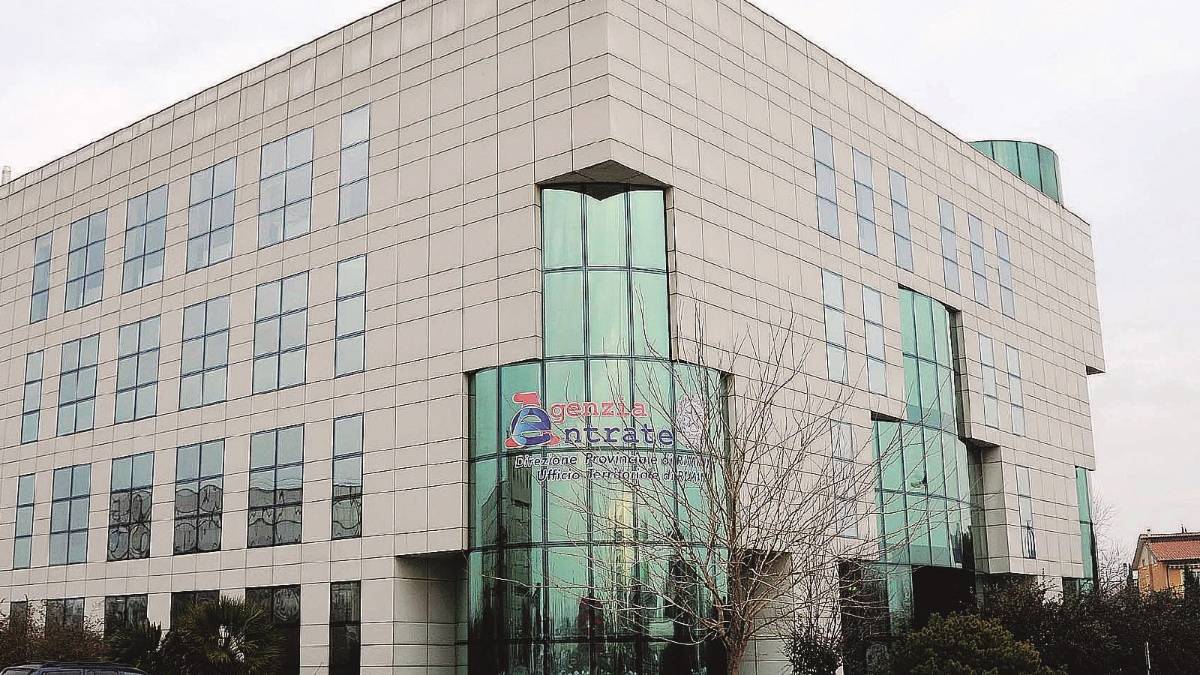 Fisco, nullatenenti con casa e ditte all'estero, ecco l'elenco degli evasori di Rimini