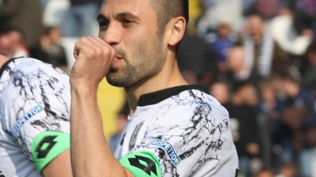 Cesena, notte da re: batte il Crotone e rivede i play-off