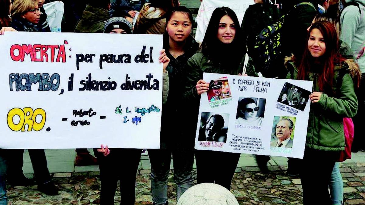 Volti giovani e storie atroci contro le mafie
