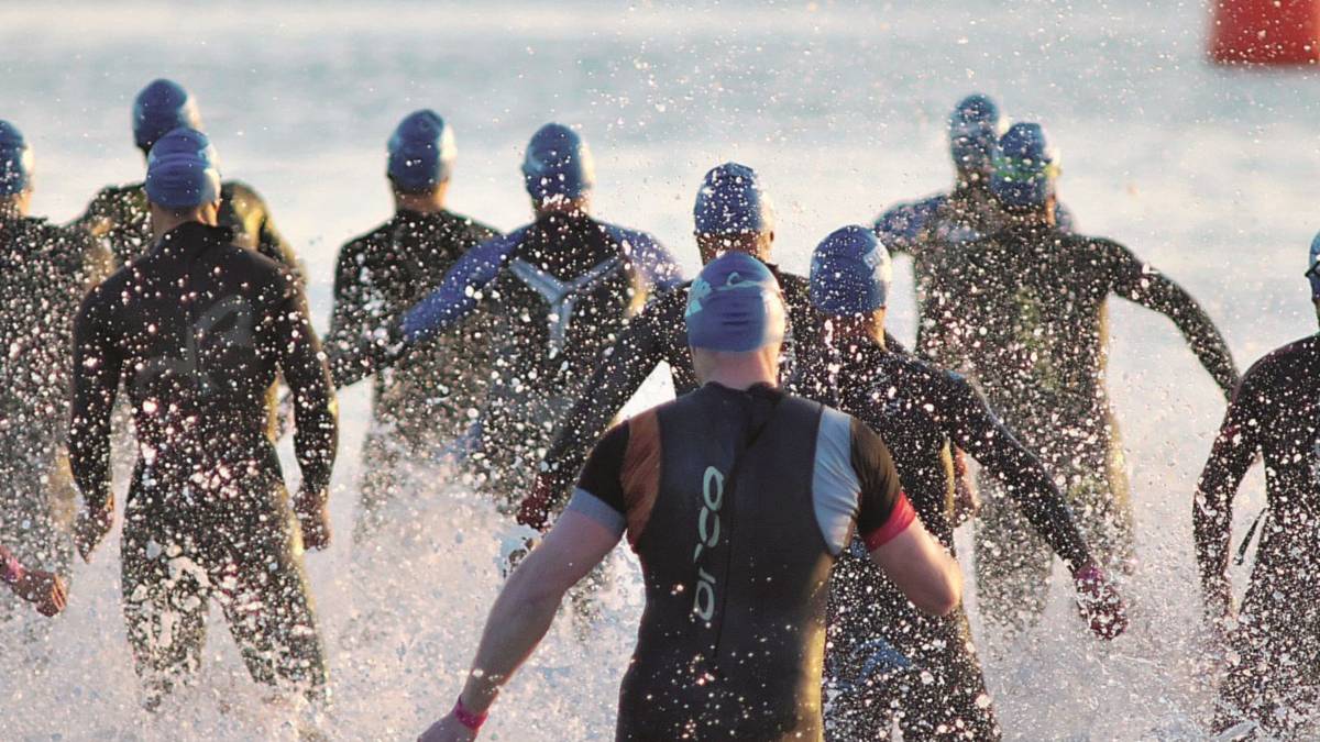 Ironman Cervia, Lukasz Wojt chiude la gara di nuoto in 44'30