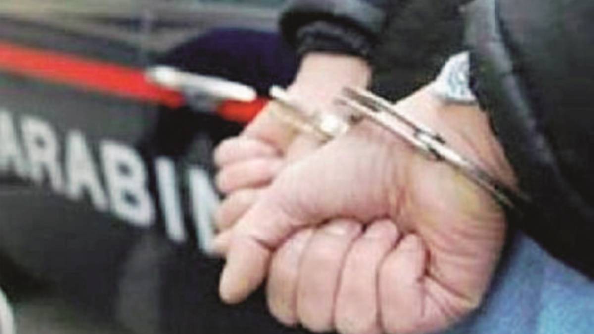 Longiano, picchia e bastona la madre: arrestato per il “Codice rosso”