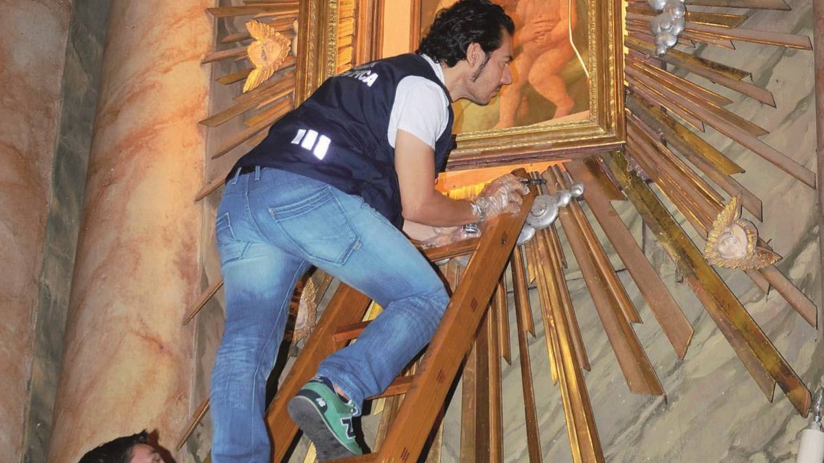 Corone d'oro razziate a Santa Maria del Fiore