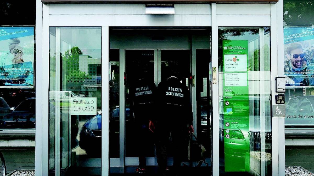 Rapina a mano armata, colpita la Carisp
