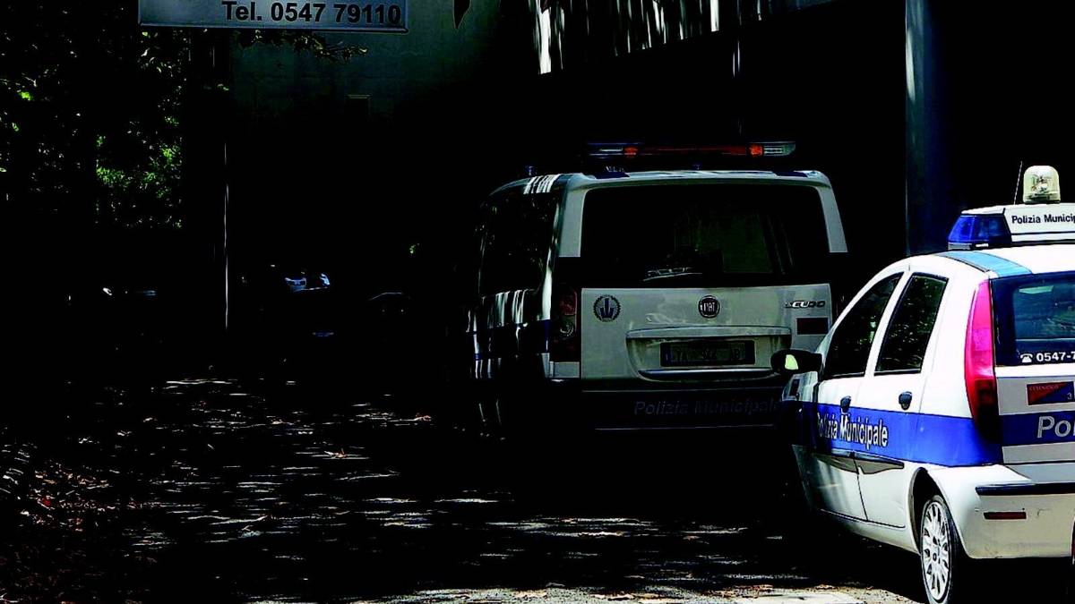 Insulti ai vigili sul web: cinque denunciati