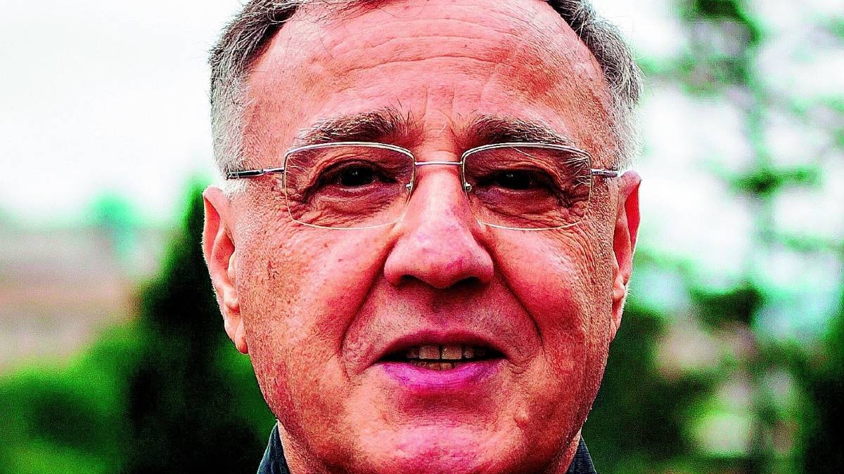 Padre Benedettini lascia la sala stampa