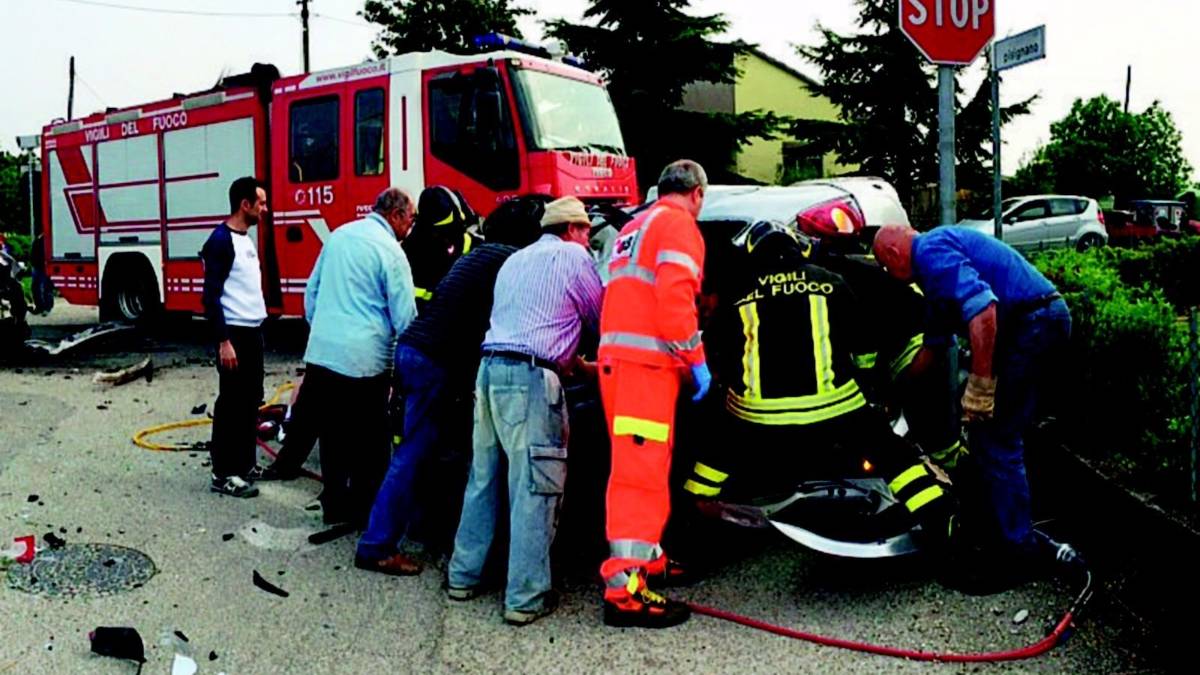 Due incidenti e quattro feriti in pochi minuti