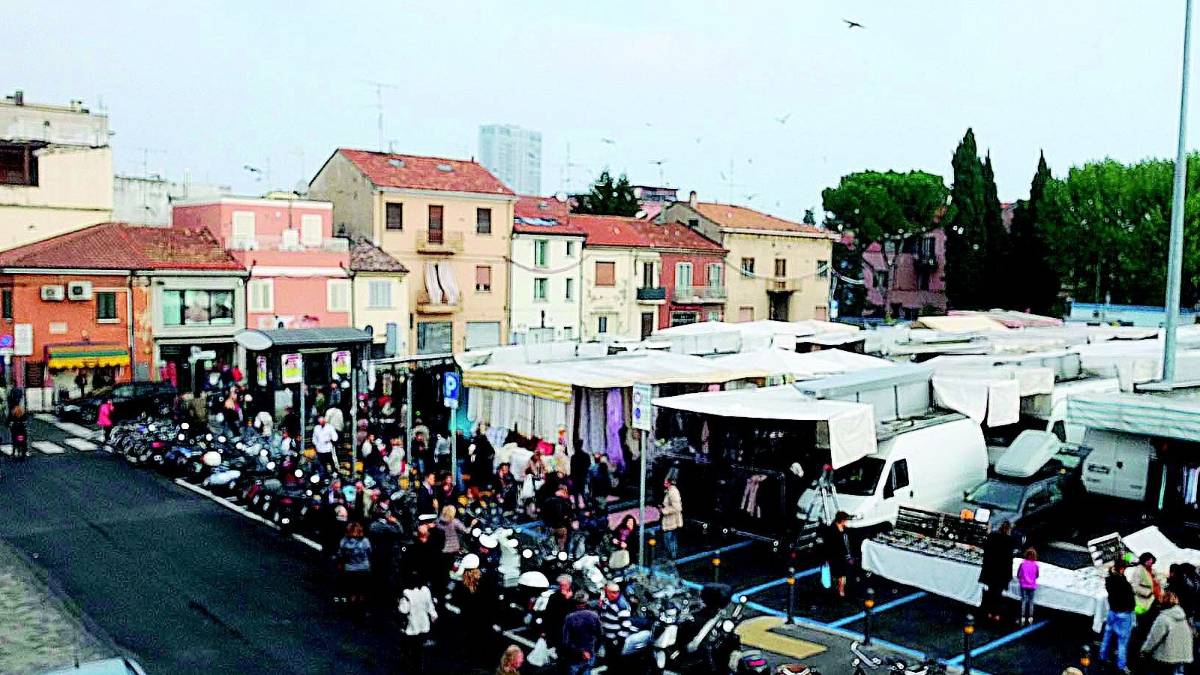 Stalli riservati ai bloccati dal mercato