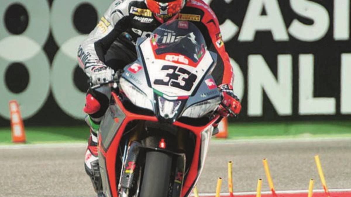 Marco Melandri scalda Imola