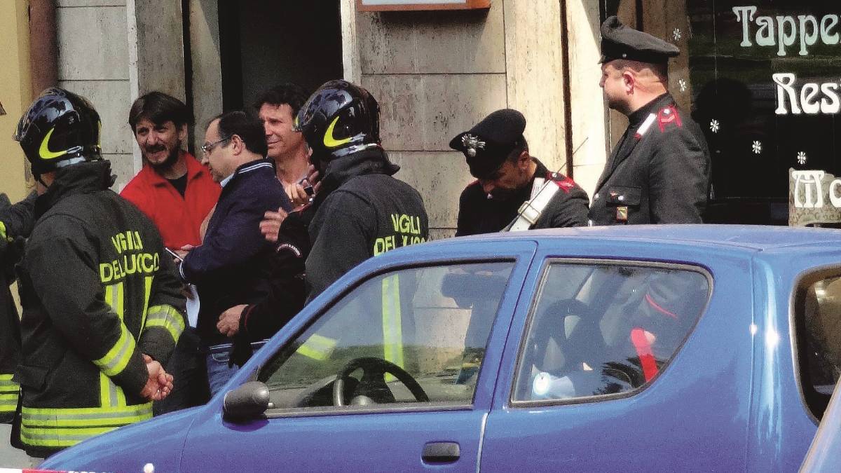 Pacco sospetto, arrivano gli artificieri