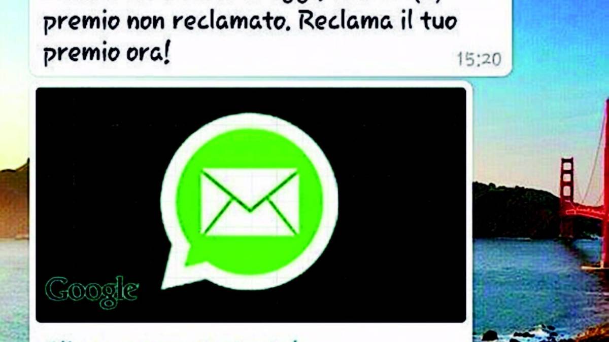 Occhio al virus che blocca il telefonino usando WhatsApp