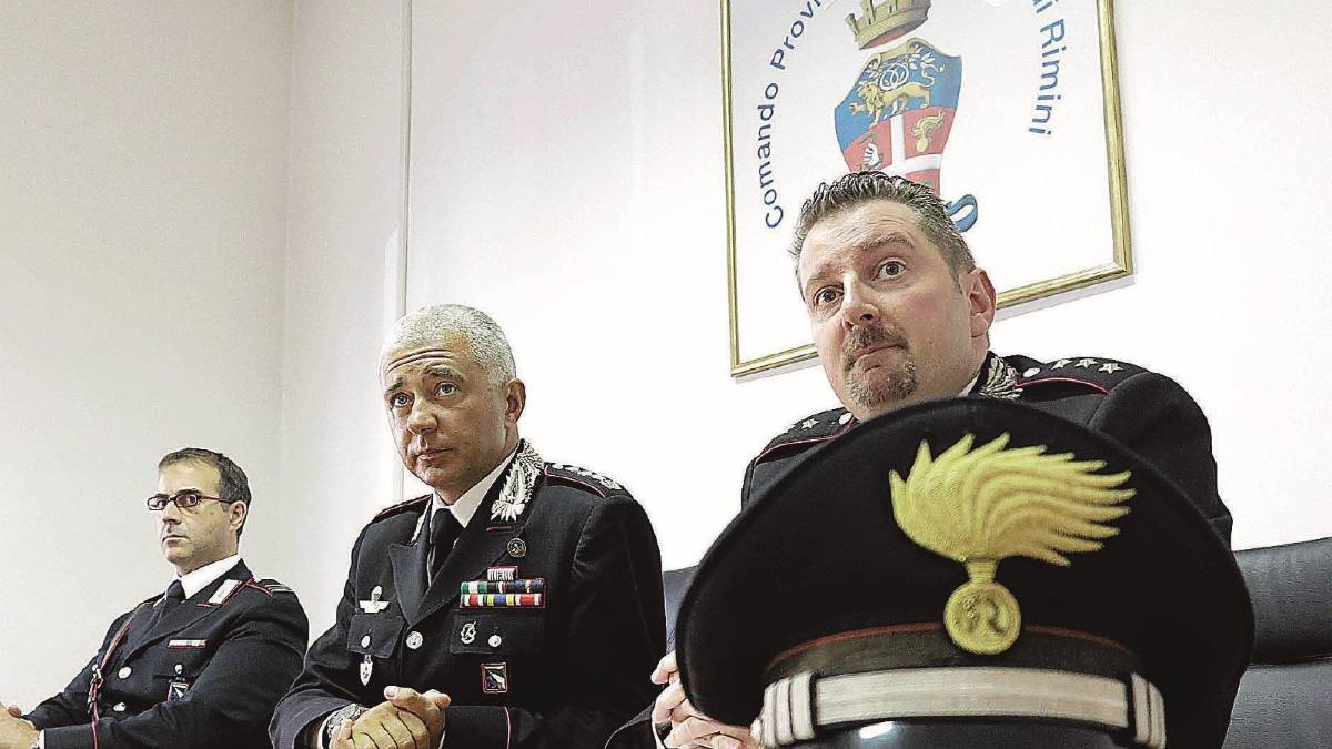 Mamma litiga col papà e ferisce il figlio con una coltellata