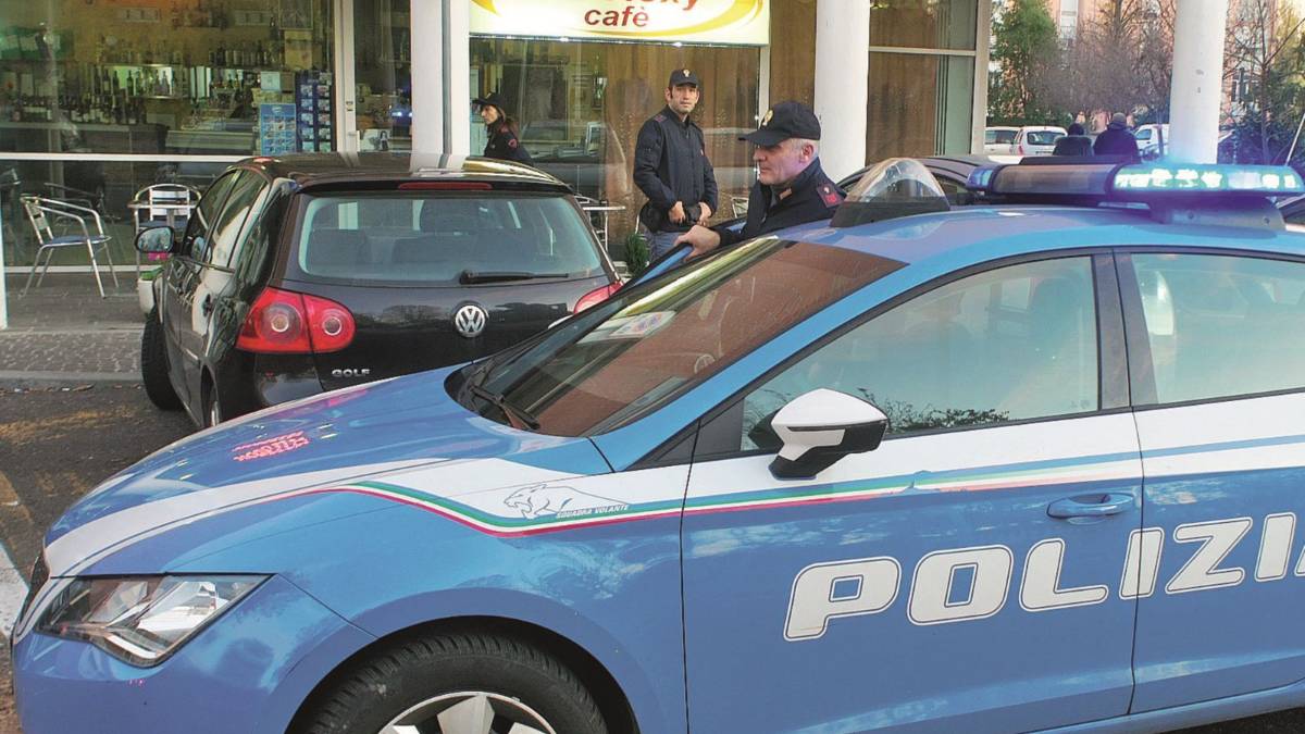 Tenta una rapina ma un giustiziere lo stende