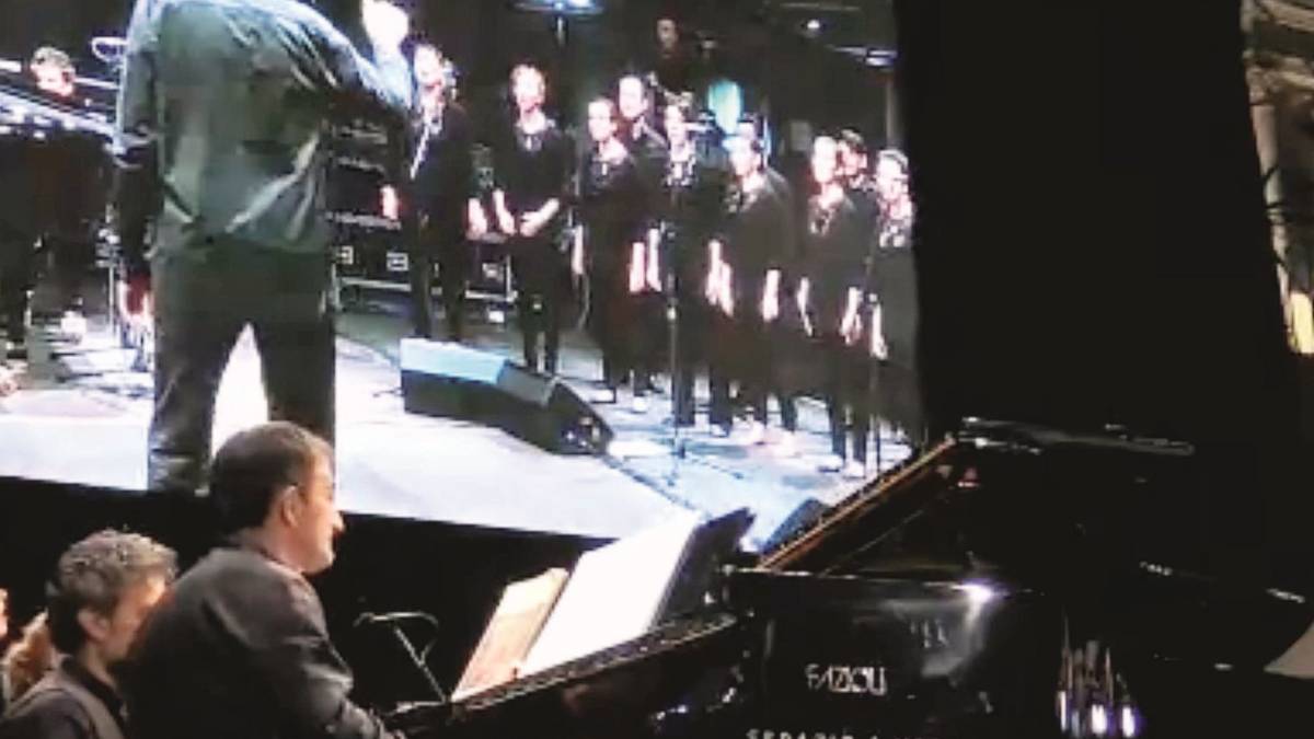 Il pianista sull'oceano delle piazze