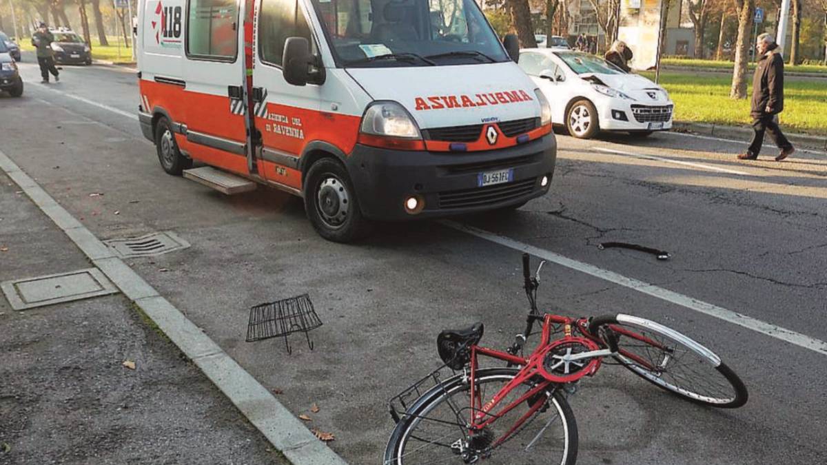 Investito in bicicletta: muore dopo due settimane di agonia