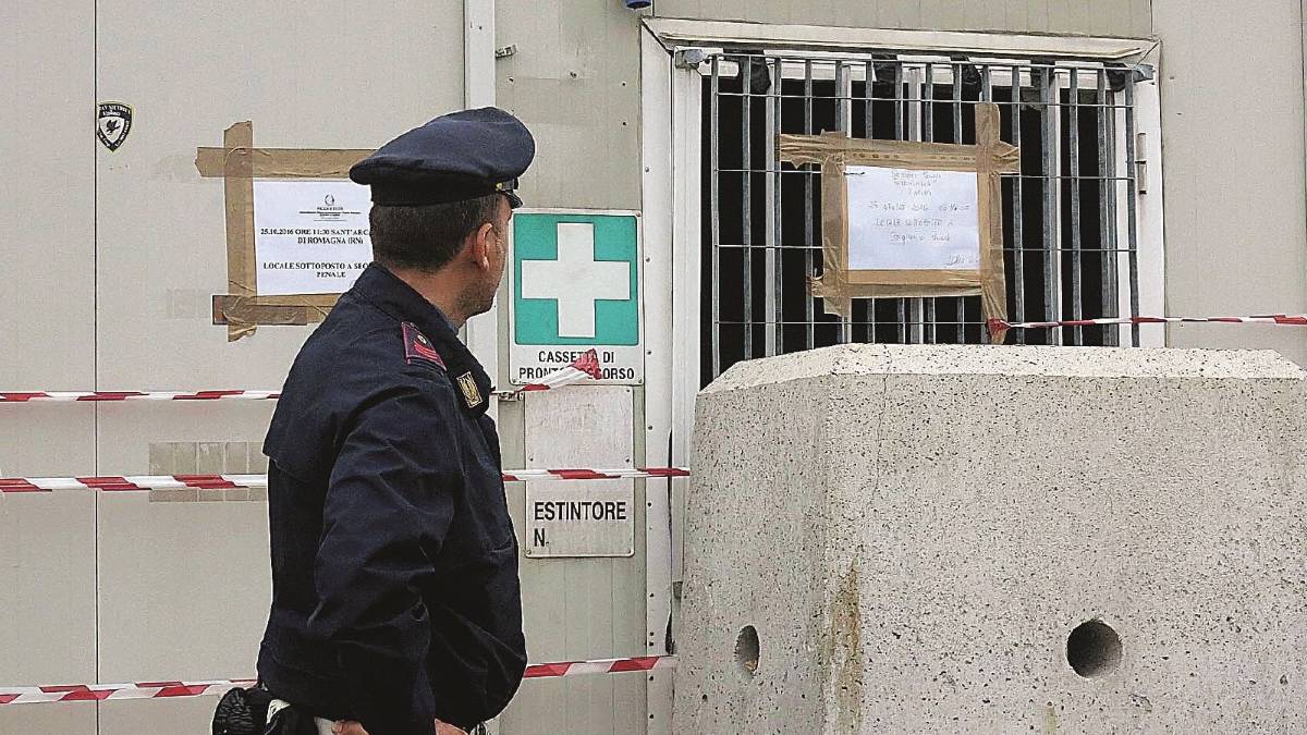 Sconosciuta trovata morta in stazione