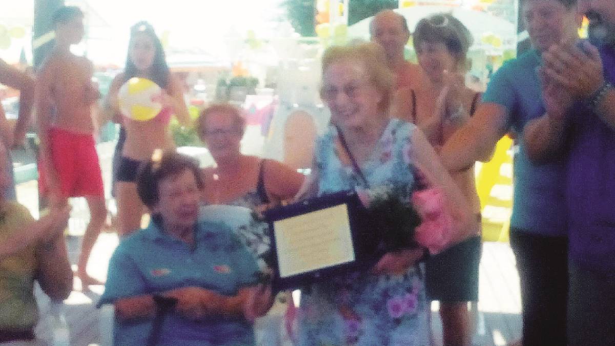 Turista da record: fedele da 92 anni