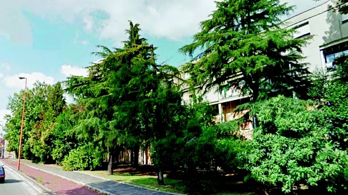 Spaccio ai giardinetti lungo la via Emilia