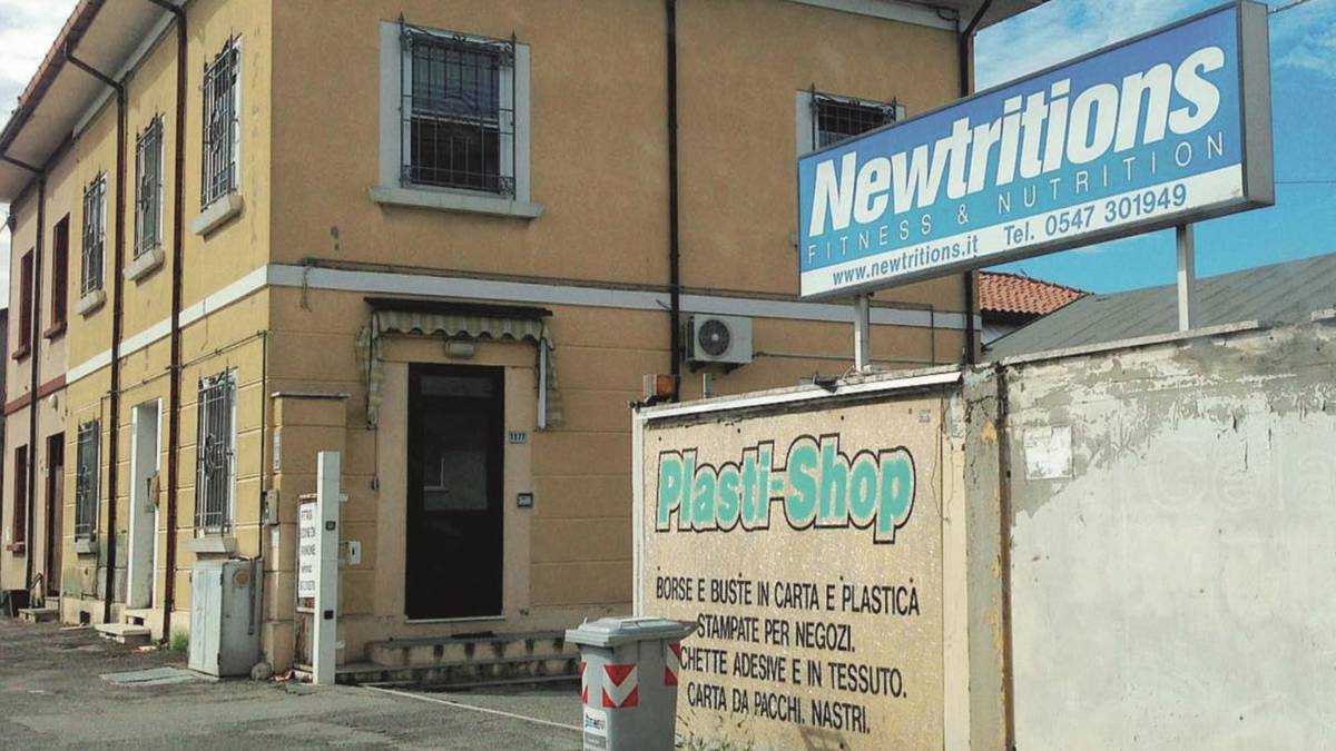 Quattro ladri in azione nella zona di Ponte Pietra