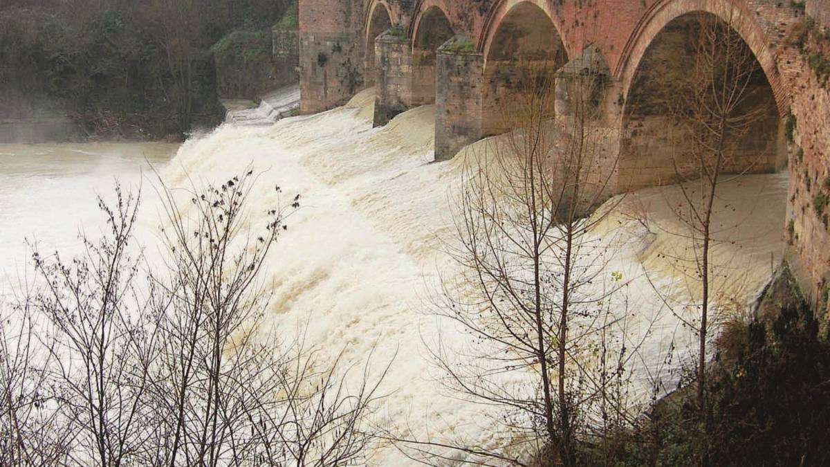 Fiumi gonfi d'acqua ma senza emergenze