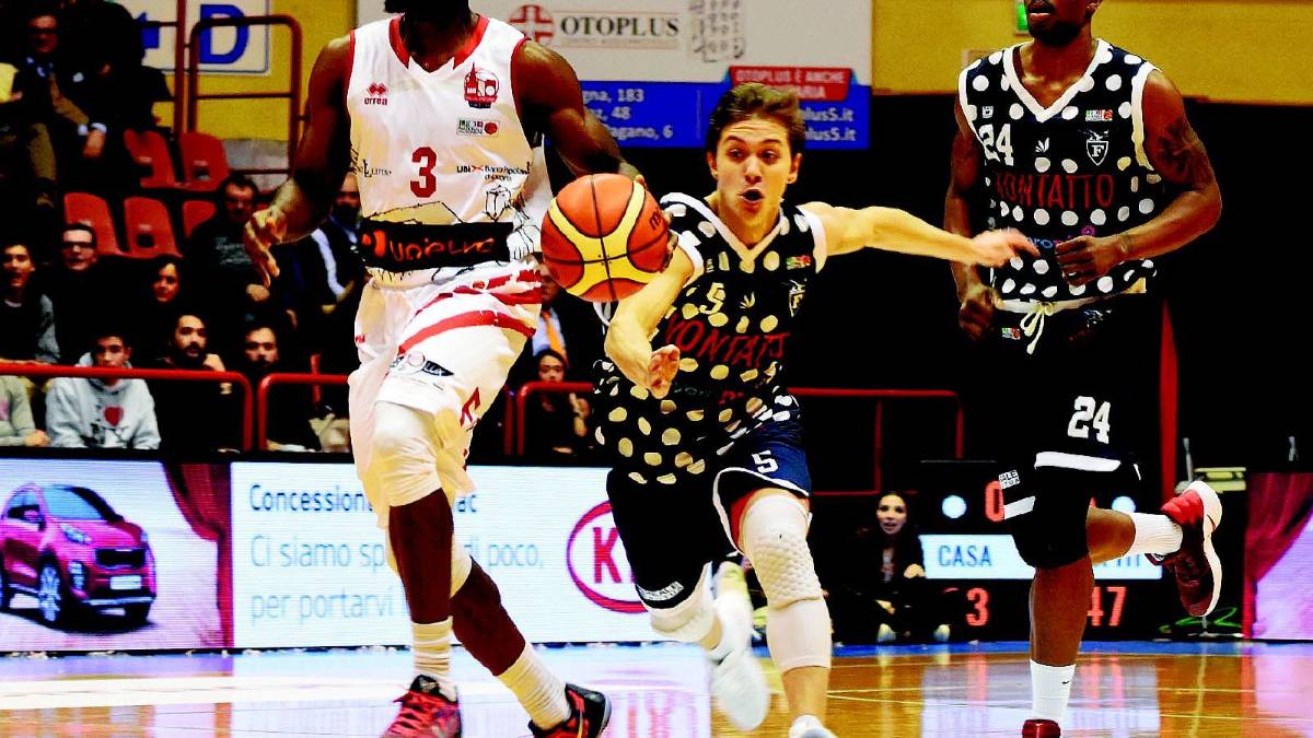 L'Unieuro si arrende a Mantova (62-72)