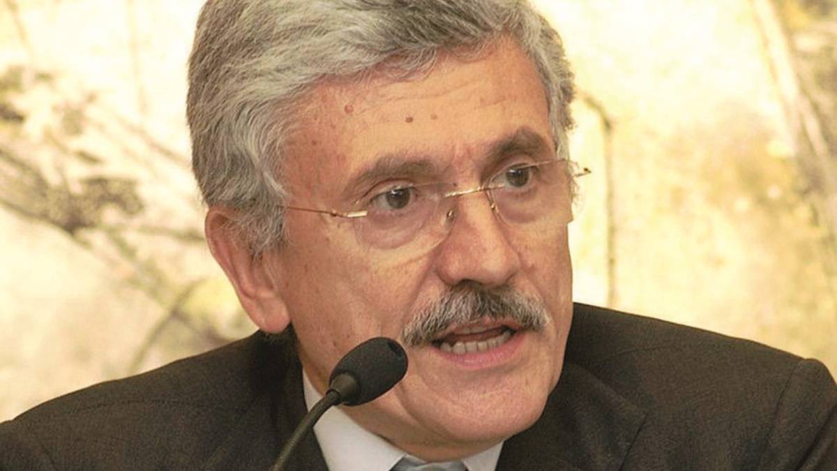 D'Alema ospite domani al Festival dell'Unità