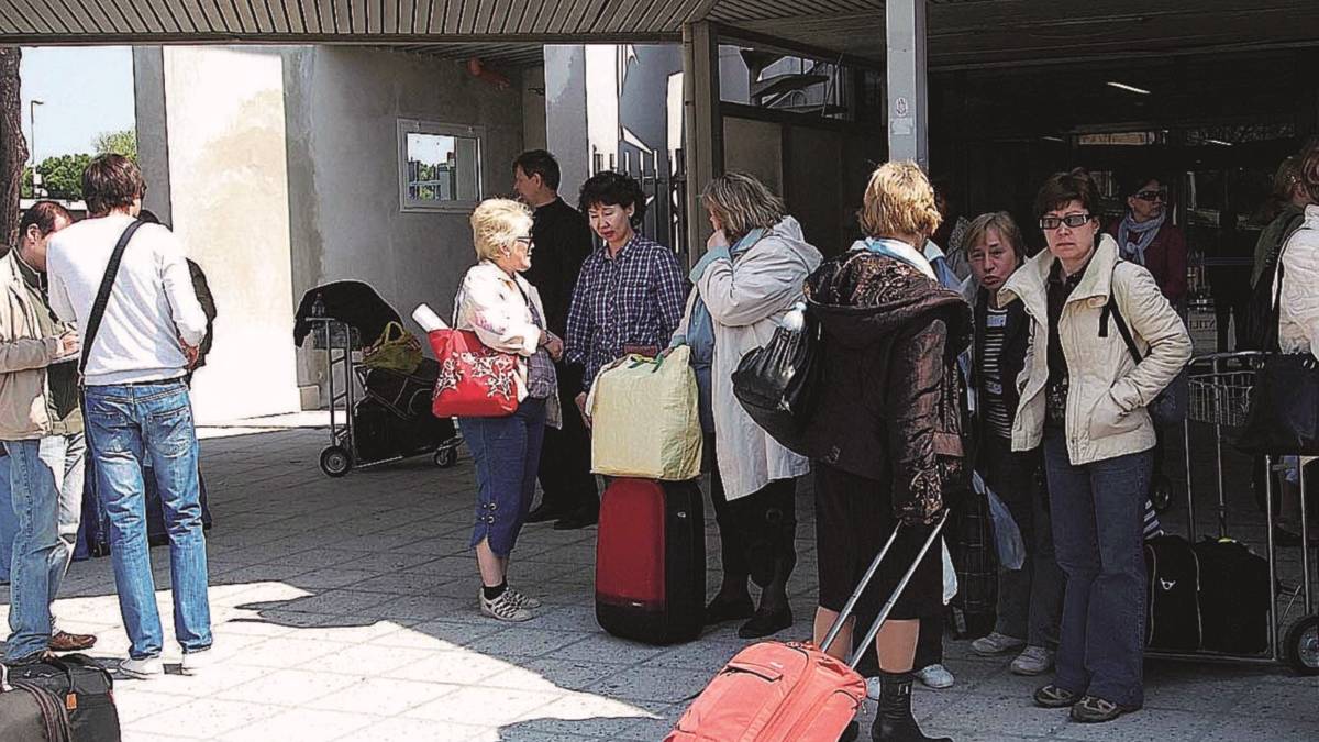 Navette da Ancona per salvare i turisti russi