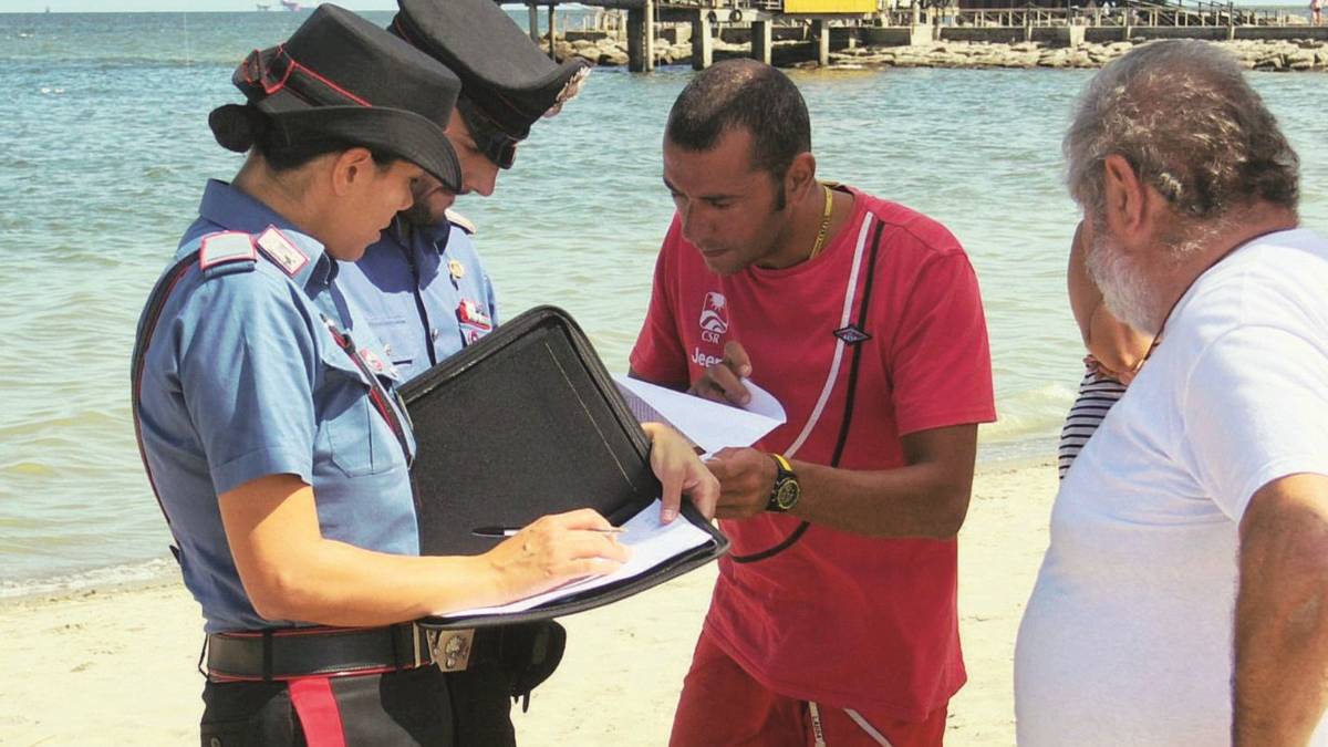 Bagnino salva bambina di 12 anni