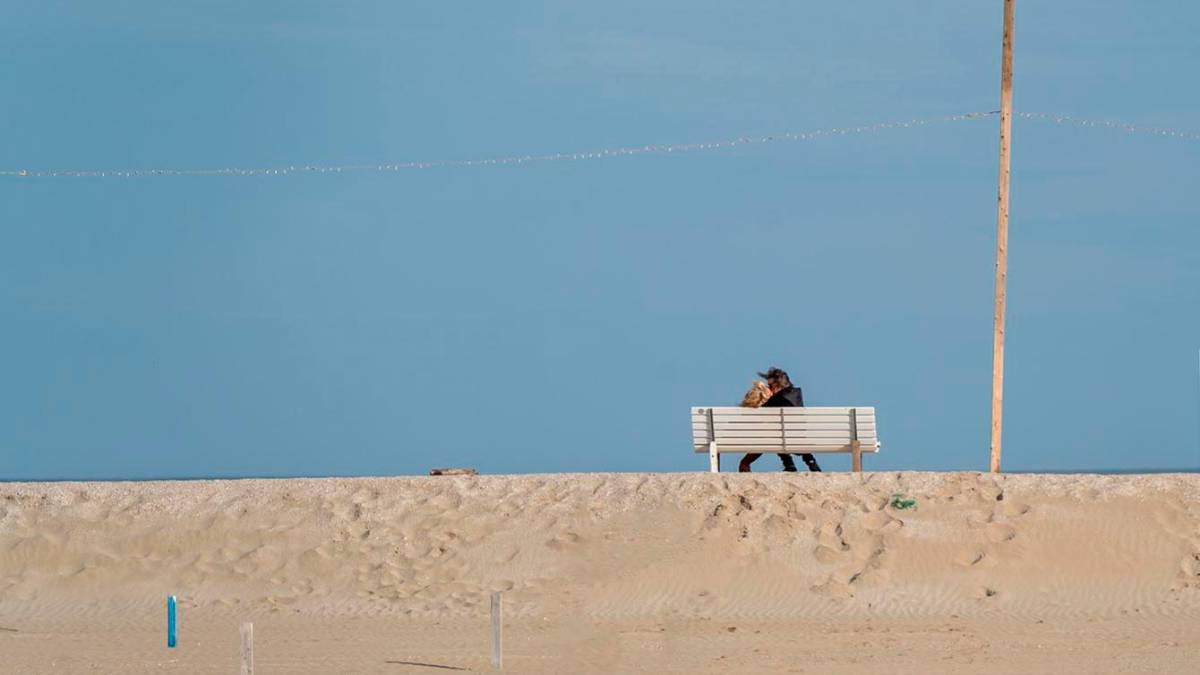 Rimini, per Natale 3 chilometri di luci per una passeggiata sospesa sulle dune