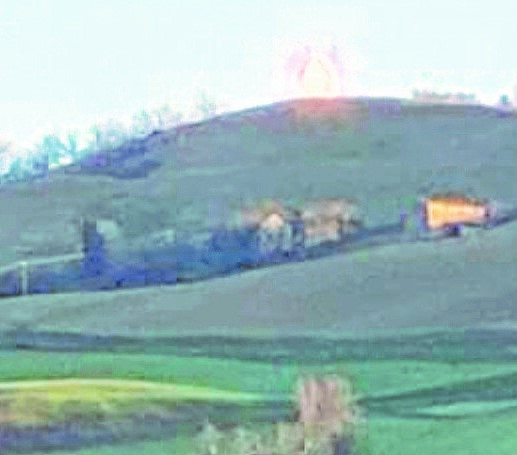 Ravenna, la croce sui monti di Casola si illumina. Un miracolo