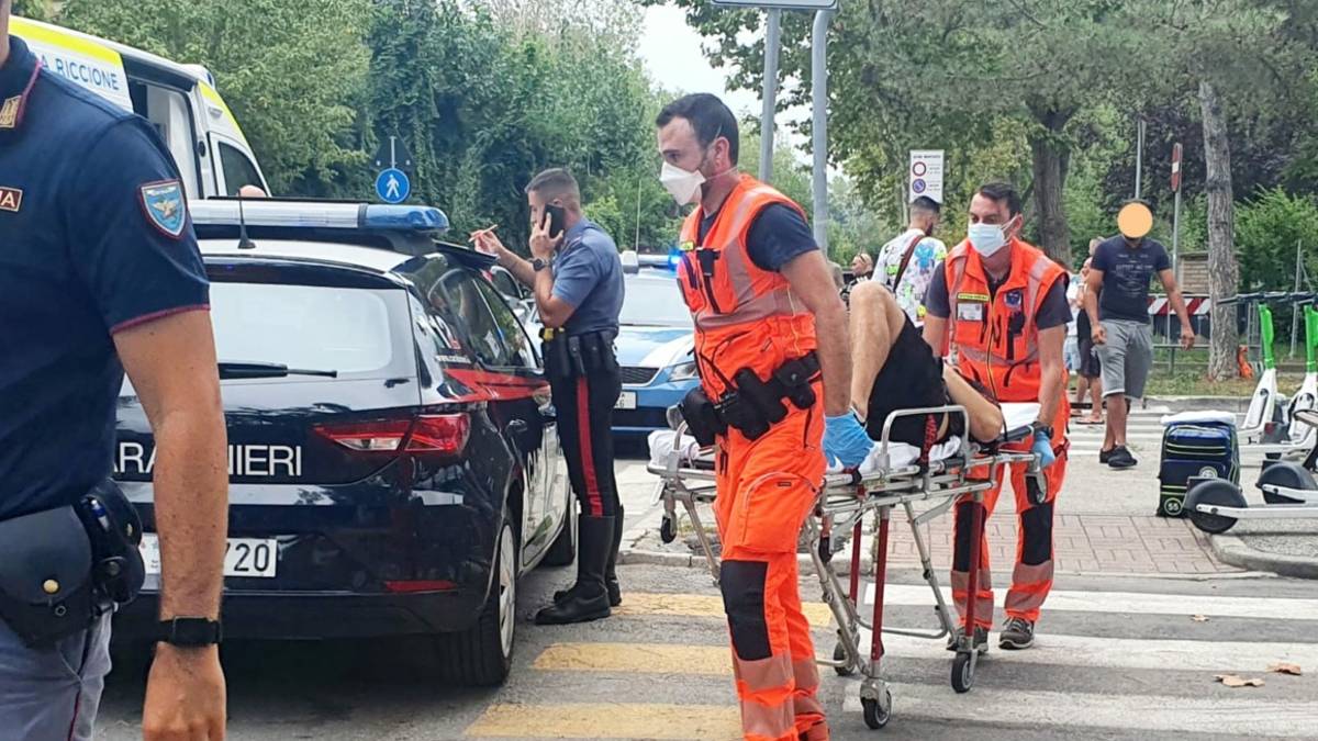 Rissa per la compravendita di un'auto a Rimini: un ferito portato al Bufalini