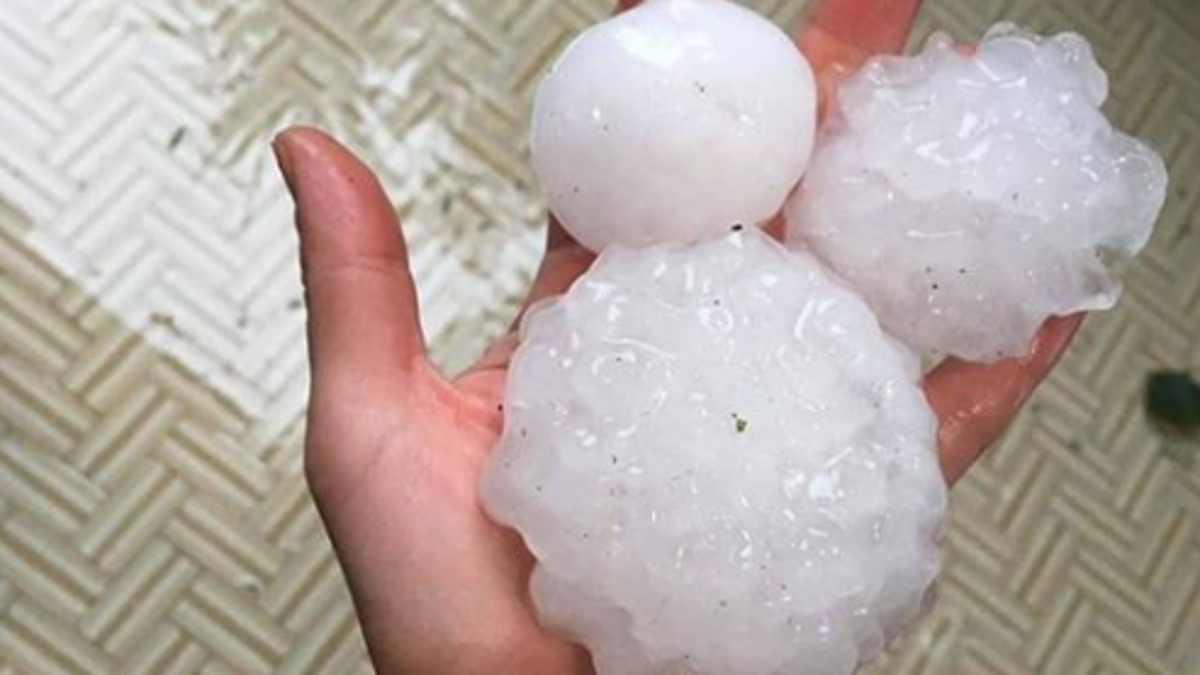 Grandine come sassi a Bellaria Igea Marina. Rovesci a Lugo e Cesenatico