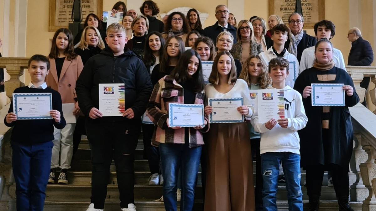 Forlì, ecco gli studenti vincitori del concorso Un poster per la pace