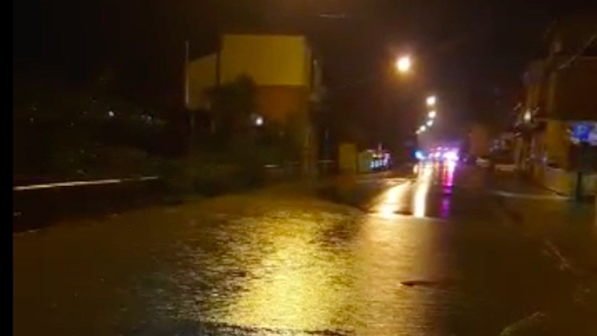 Maltempo Ravenna, l'elenco dei paesi evacuati. Il Ronco supera i muretti di protezione a Coccolia