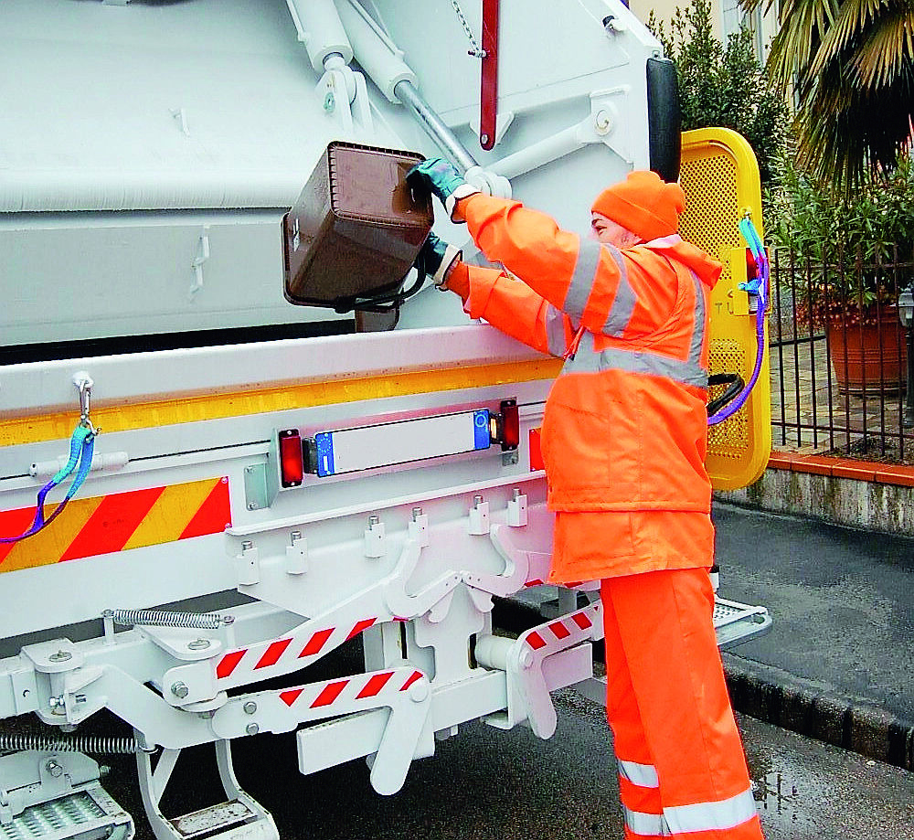 Da lunedì parte la raccolta porta a porta dei rifiuti in centro a Imola