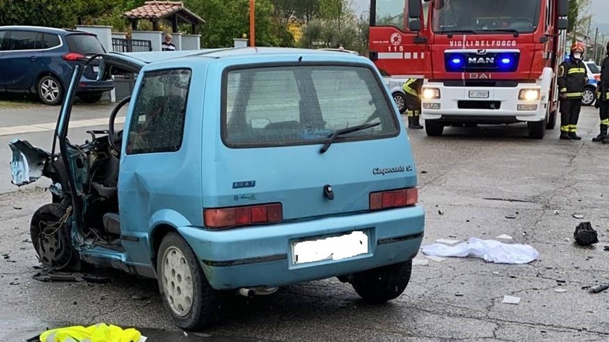 Frontale e due feriti in via Loreto a Budrio di Cesena