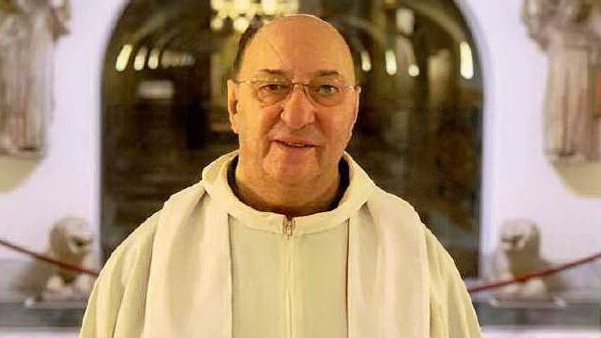 Forlì, le sorelle morte per il virus: sacerdote le ricorda cantando