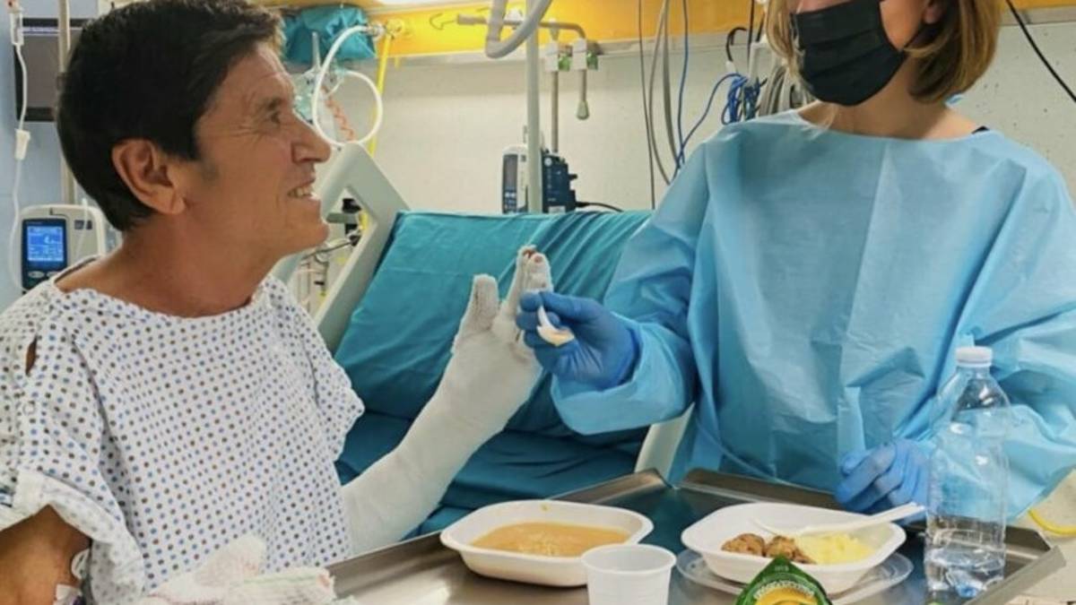 Gianni Morandi ringrazia per la caricatura