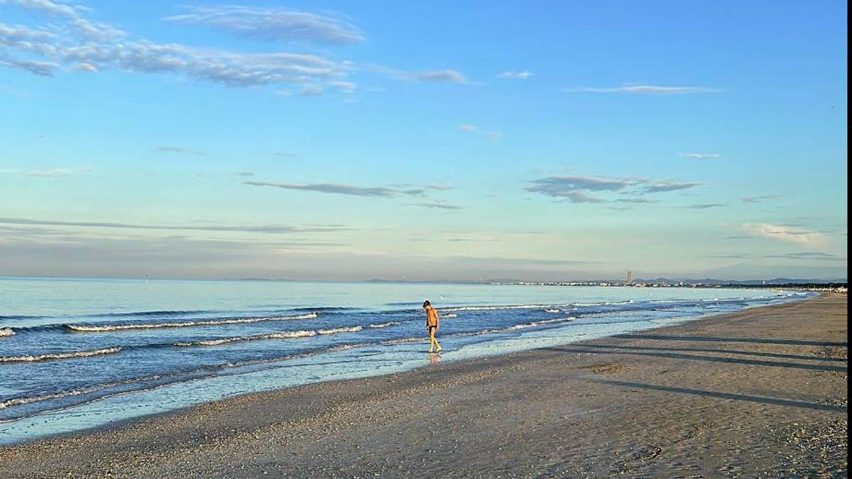 Cervia, il drone filma la proposta di matrimonio ma poi precipita in mare: appello del futuro sposo