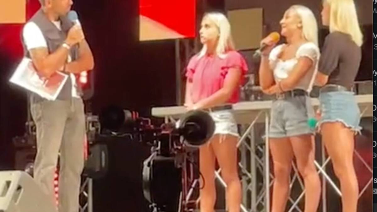 Le Fate azzurre della Ginnastica sul palco di Deejay On Stage a Riccione